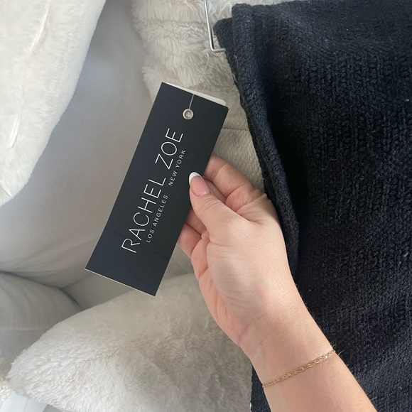 SOLD*** Rachel Zoe black and white ghost blanket - tik tok - Picture 3 of 5